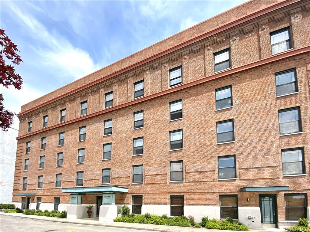 Rental Property at 1 S Astor Street 503, Irvington, New York - Bedrooms: 2 
Bathrooms: 2 
Rooms: 4  - $5,500 MO.