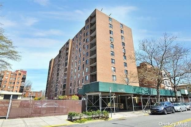 Property for Sale at 14477 Roosevelt Avenue 7D, Flushing, Queens, NY - Bedrooms: 3 
Bathrooms: 2 
Rooms: 8  - $848,000