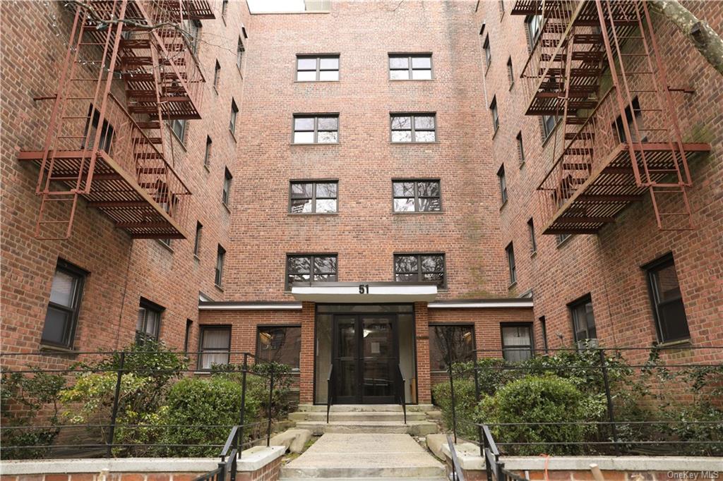 51 White Oak Street #2E, New Rochelle, New York image 1