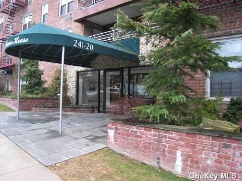 241-20 Northern Boulevard #6M, Douglaston, New York image 1