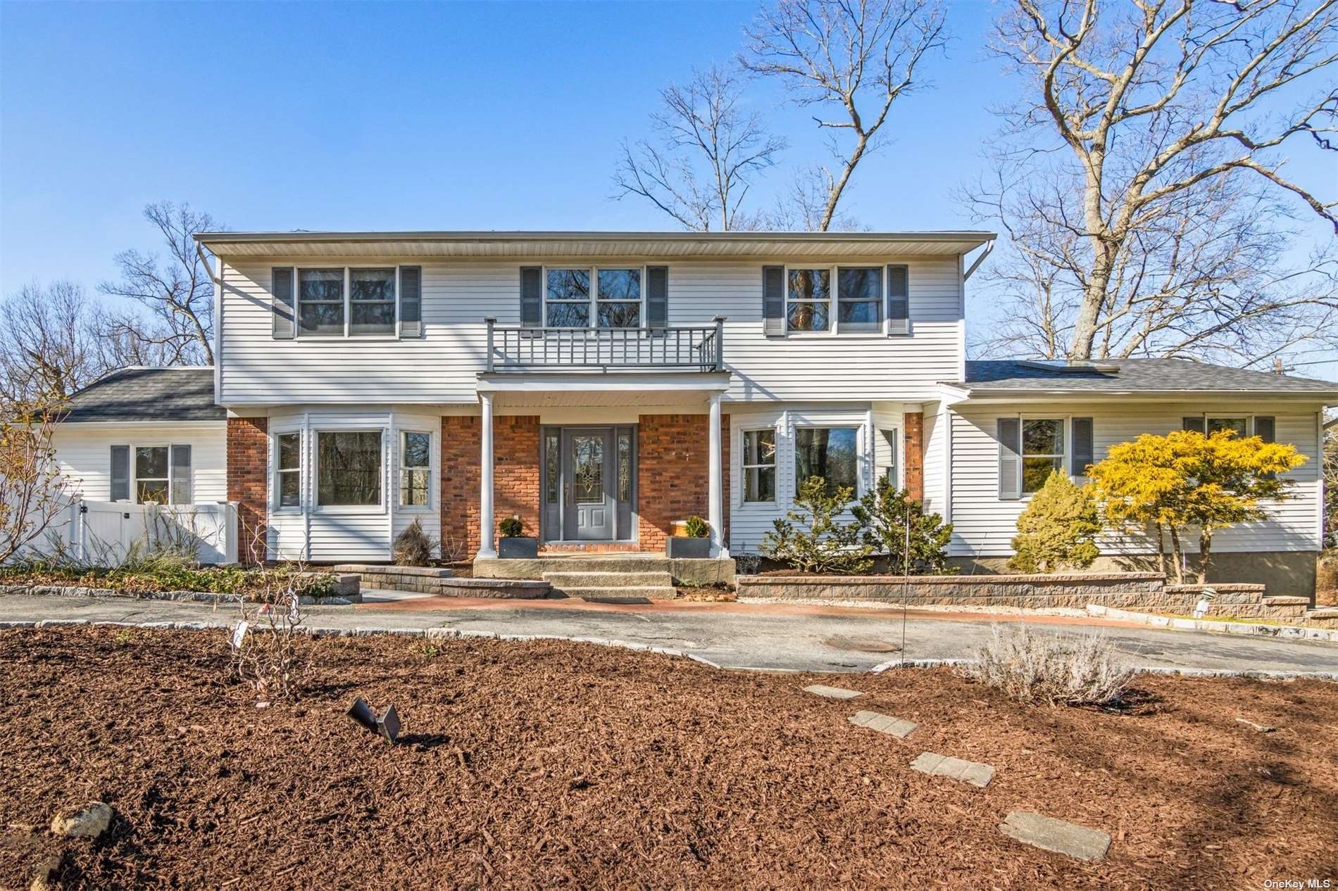 Property for Sale at 41 Cornwallis Road, East Setauket, Hamptons, NY - Bedrooms: 5 
Bathrooms: 3  - $739,000