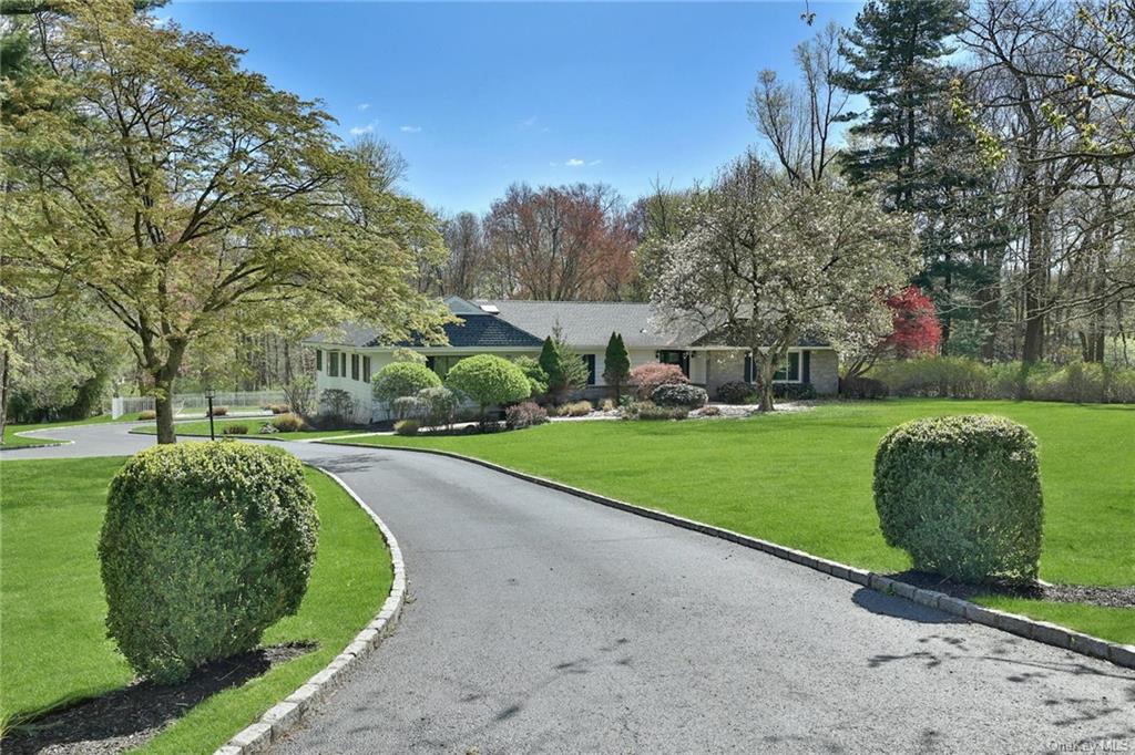 Photo 1 of 28 Sterling Road, Armonk, New York, $1,895,000, Web #: 6297490