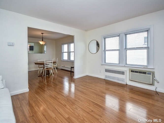 Photo 16 of 27 of 202-14 33rd Avenue house