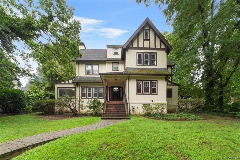 Rental Property at 11 Brookside Circle, Bronxville, New York - Bedrooms: 4 
Bathrooms: 4 
Rooms: 8  - $5,500 MO.