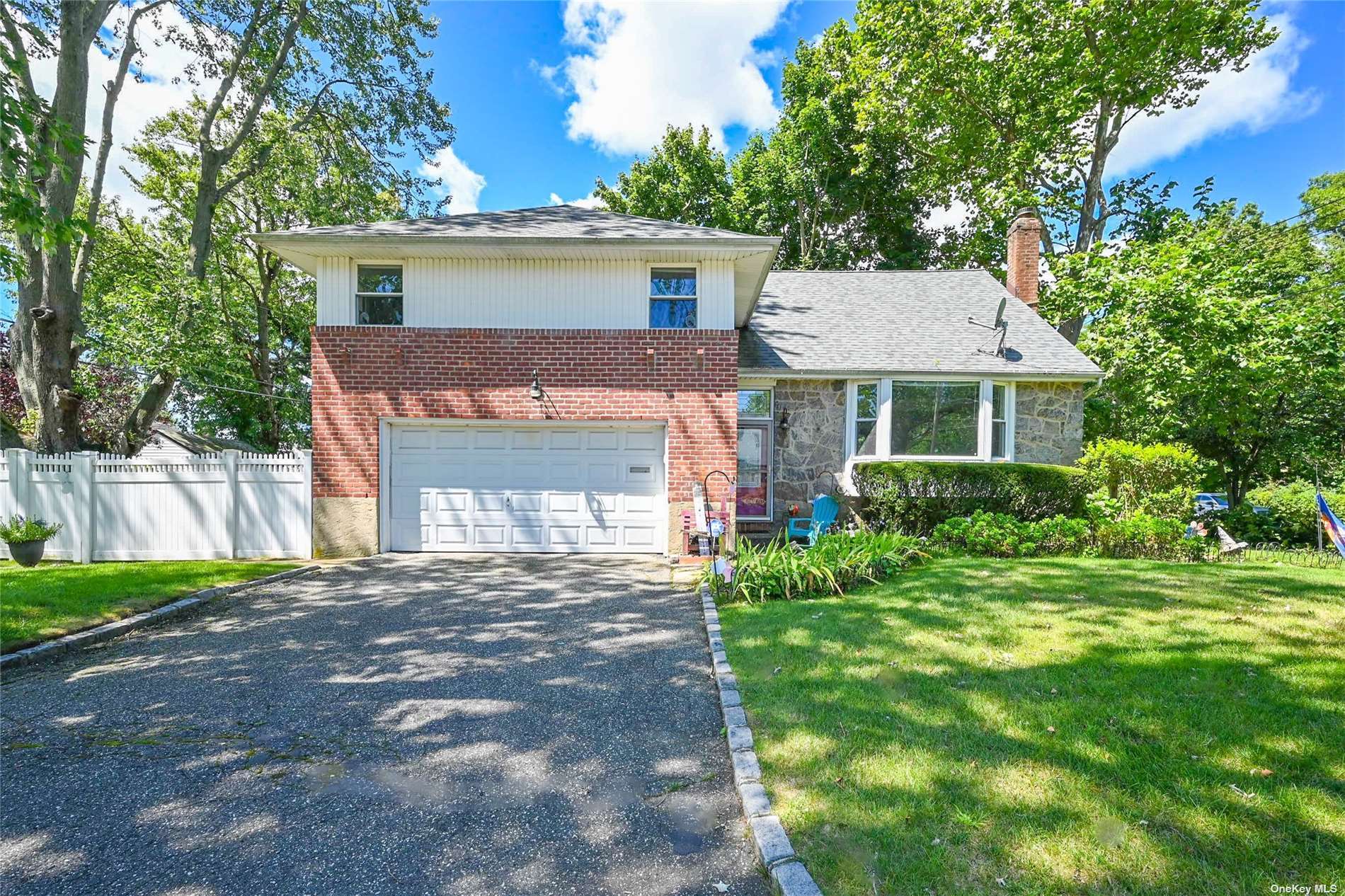 2 Gateway Drive, Syosset, New York image 4