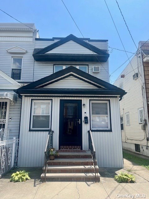 Property for Sale at 10442 89th Avenue, Richmond Hill, Queens, NY - Bedrooms: 3 
Bathrooms: 2 
Rooms: 7  - $695,000