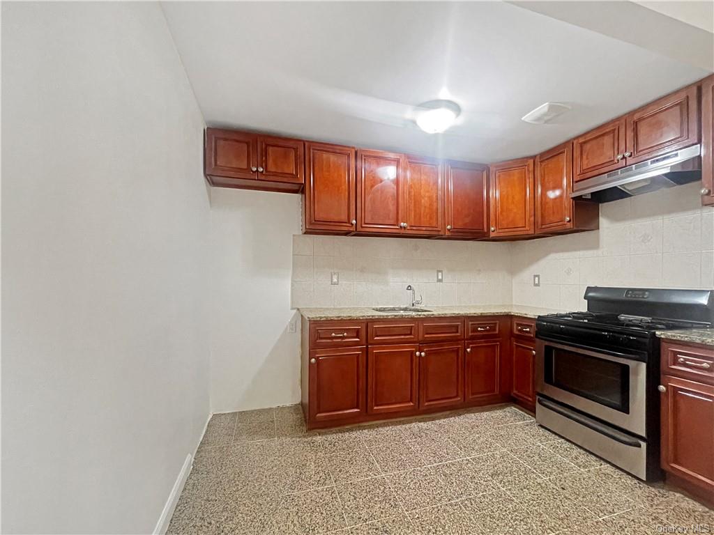 Rental Property at 5254 Post Road, Bronx, New York - Bedrooms: 1 
Bathrooms: 1 
Rooms: 2  - $2,500 MO.