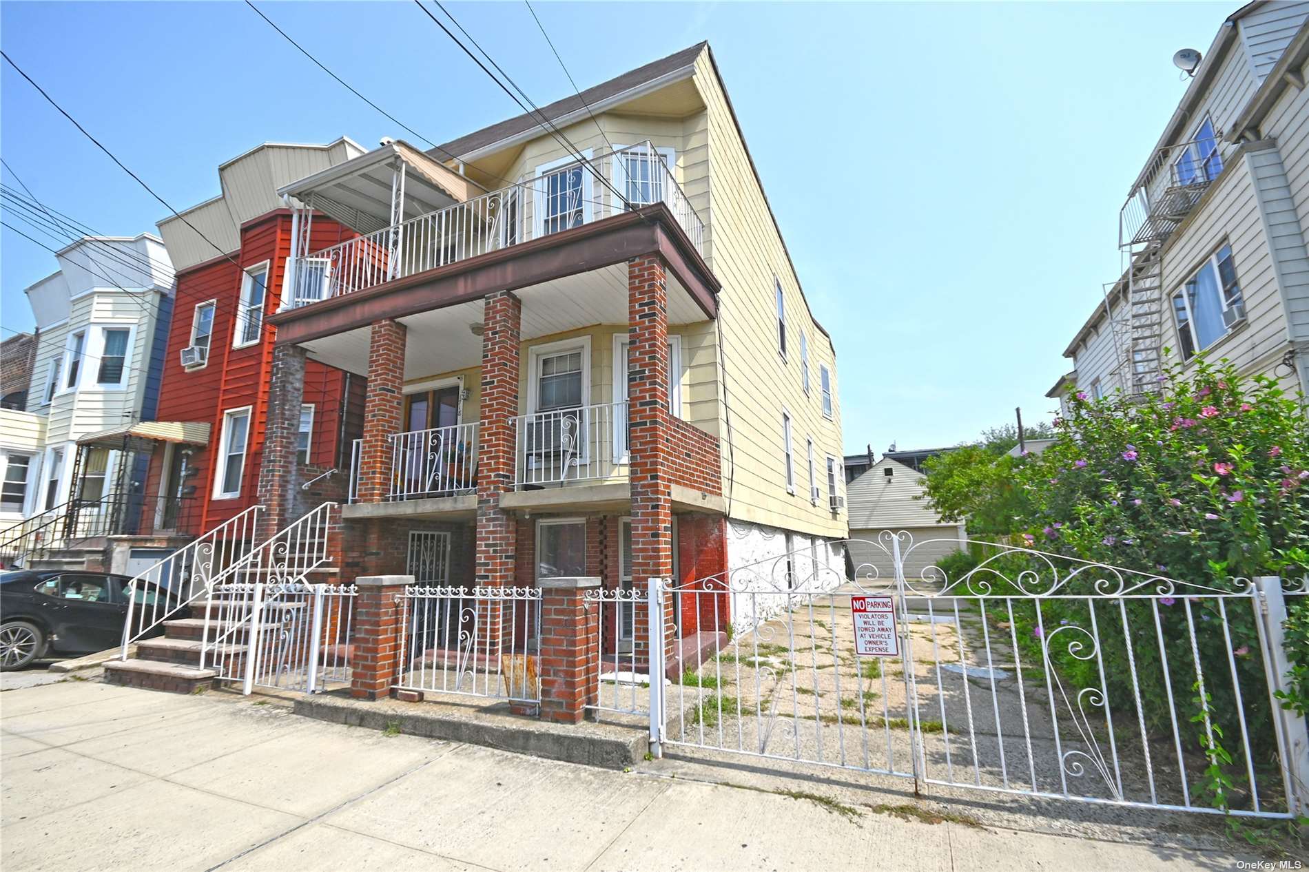 Property for Sale at 1718 Saint Peters Avenue, Bronx, New York - Bedrooms: 7 
Bathrooms: 3 
Rooms: 19  - $1,100,000