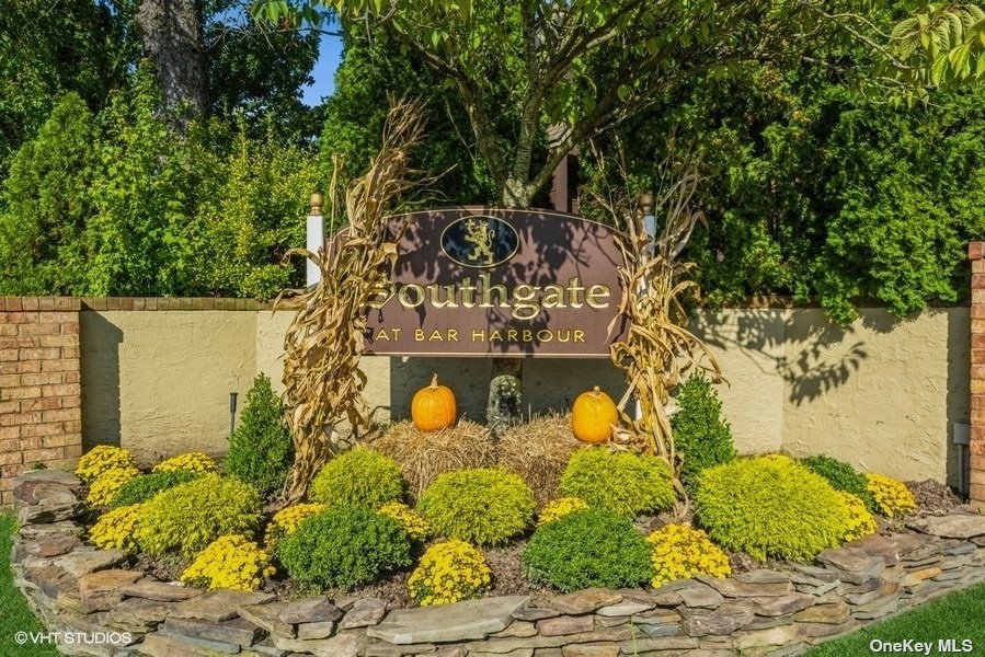 109 Southgate Drive #109, Massapequa Park, New York image 2