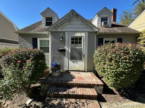 1417 Weaver Street, Scarsdale, New York - 3 Bedrooms  
4 Bathrooms  
6 Rooms - 