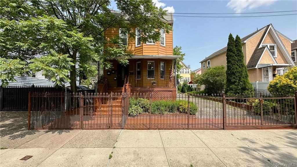 Property for Sale at 2934 Seymour Avenue, Bronx, New York - Bedrooms: 5 
Bathrooms: 2  - $749,000