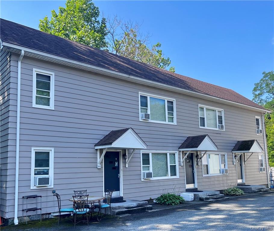 Rental Property at 41 Mountain Avenue 2-3, Highland Falls, New York - Bedrooms: 2 
Bathrooms: 1 
Rooms: 5  - $1,950 MO.