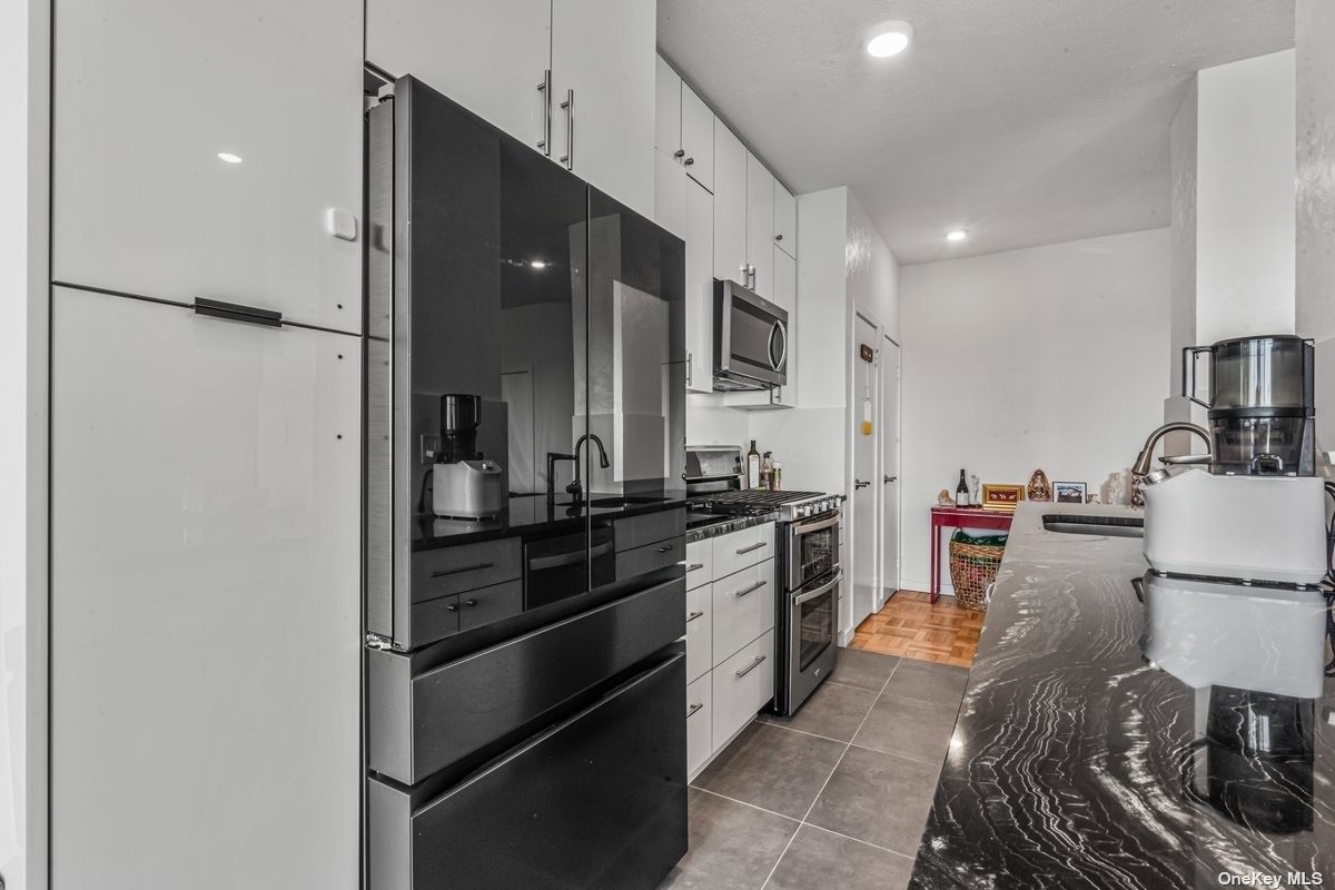 166-25 Powells Cove Boulevard #21G, Beechhurst, New York image 8