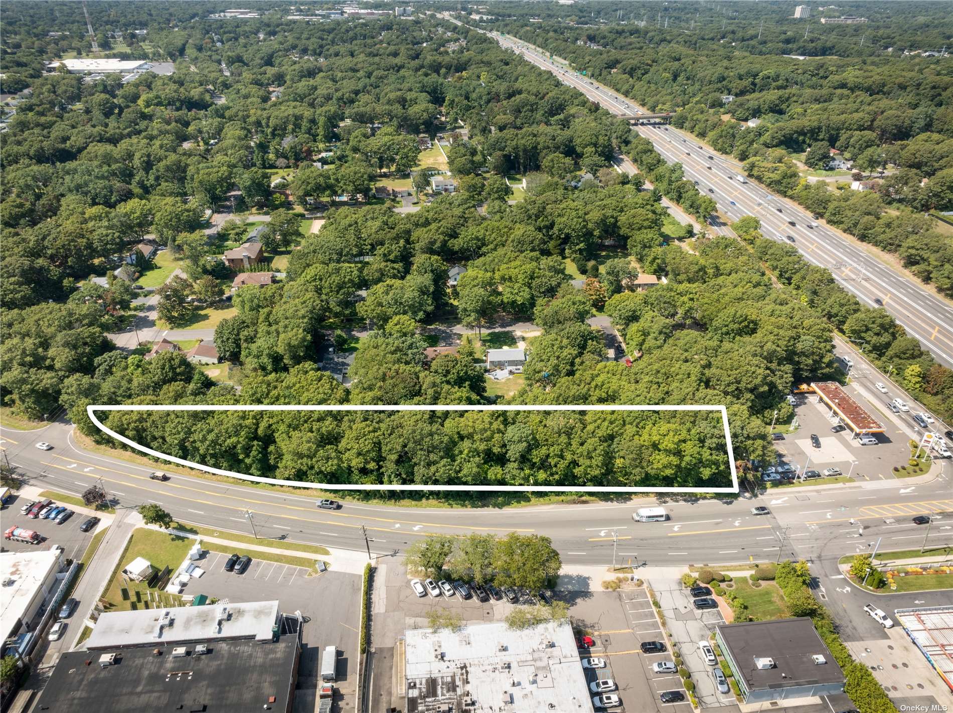 000 Long Island Motor Parkway, Islandia, New York image 1