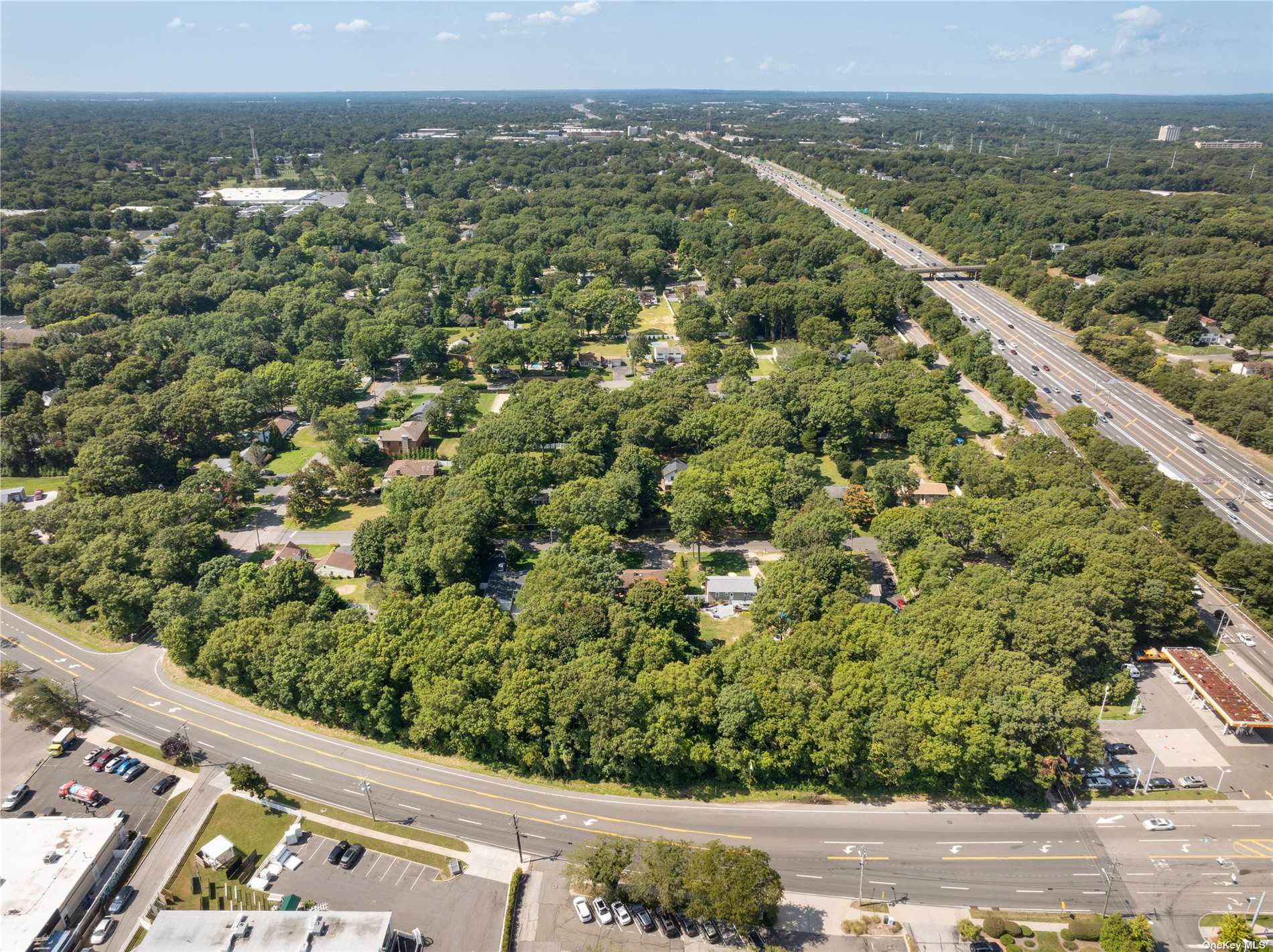 000 Long Island Motor Parkway, Islandia, New York image 2