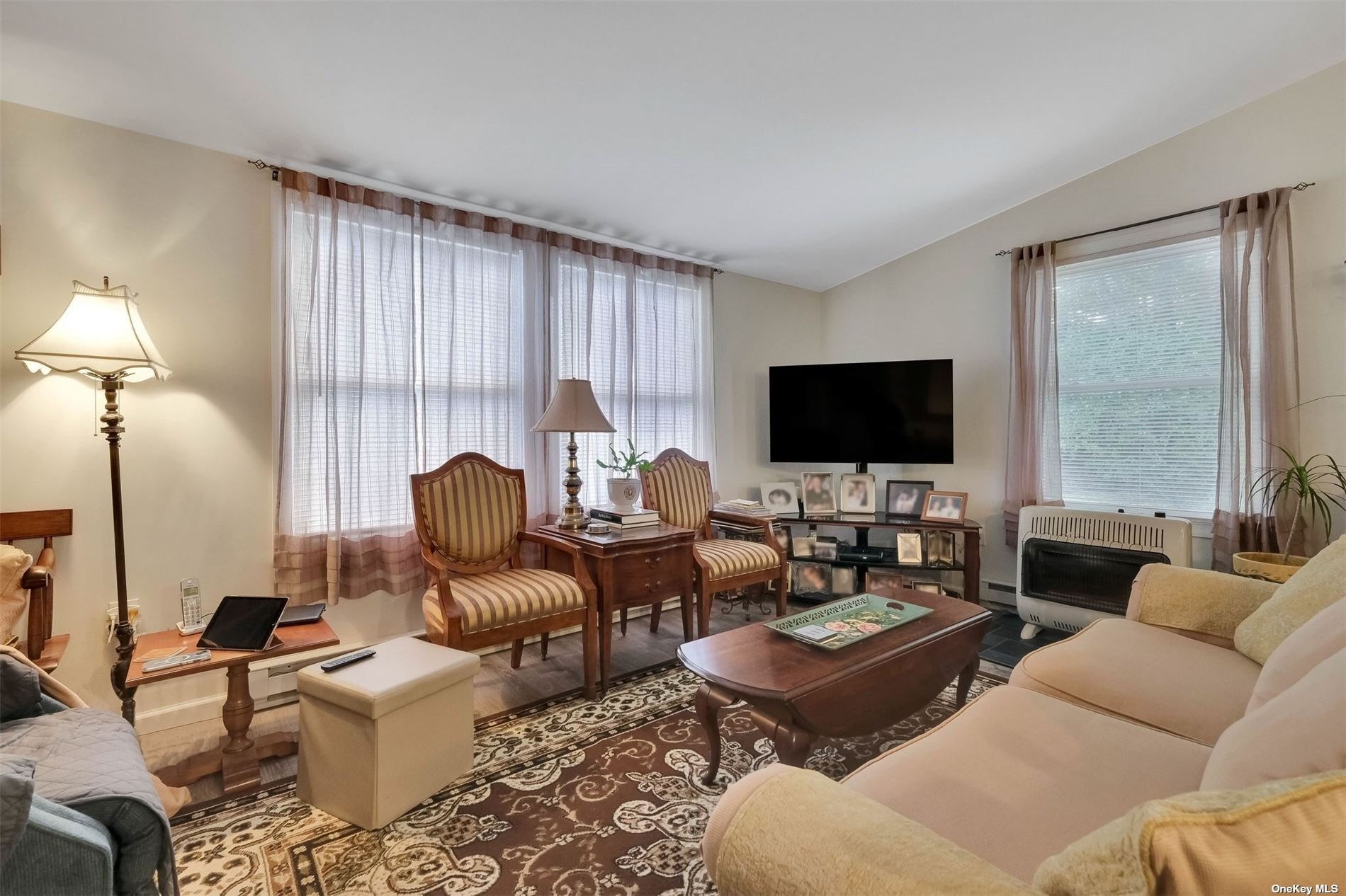 125 W Village Circle #125, Manorville, New York image 3