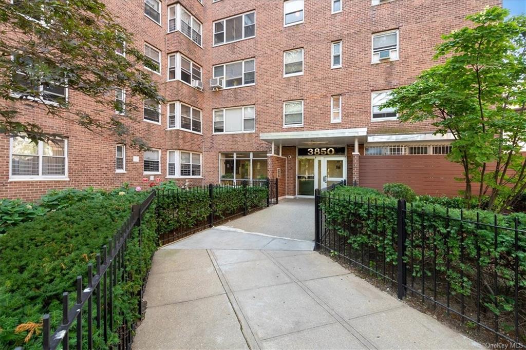 Property for Sale at 3850 Sedgwick Avenue 7B, Bronx, New York - Bedrooms: 2 
Bathrooms: 1 
Rooms: 4  - $269,000