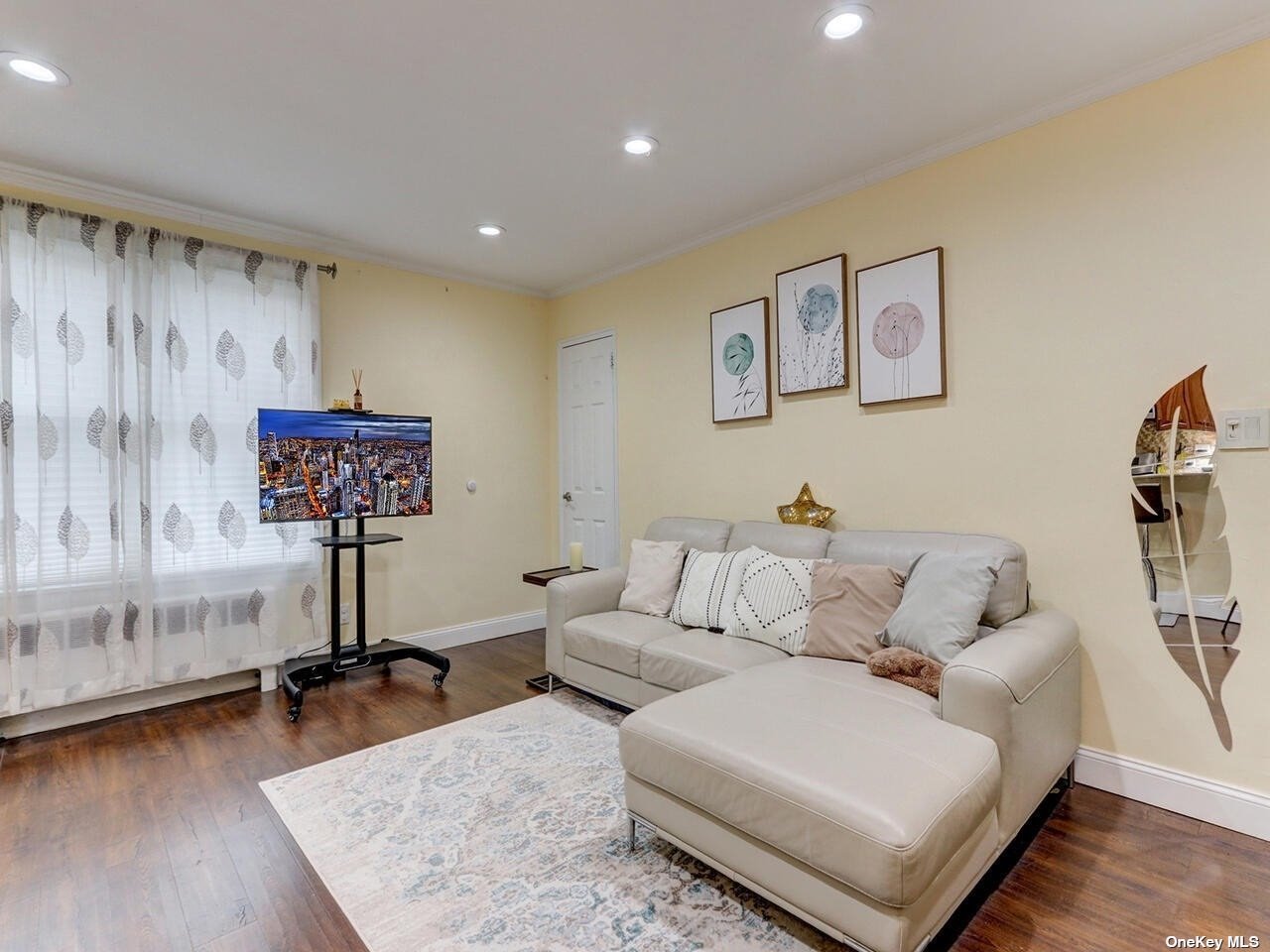 66 Edwards Street #2A, Roslyn Heights, New York image 3