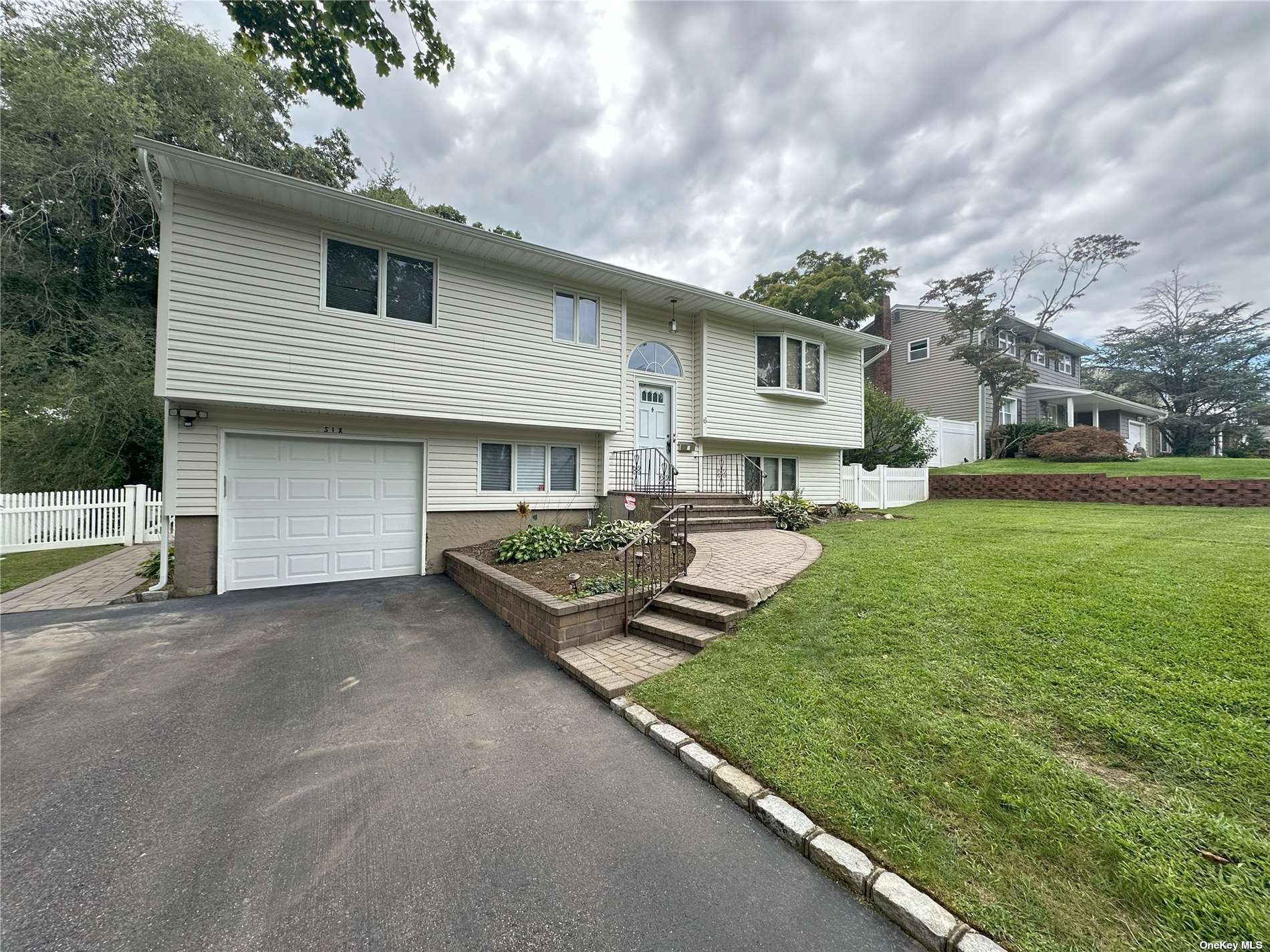 6 Bethany Drive, Commack, New York image 3