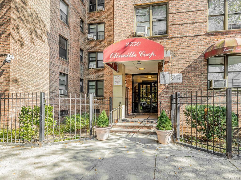 Property for Sale at 2750 Olinville Avenue 4C, Bronx, New York - Bedrooms: 2 
Bathrooms: 1 
Rooms: 5  - $279,999