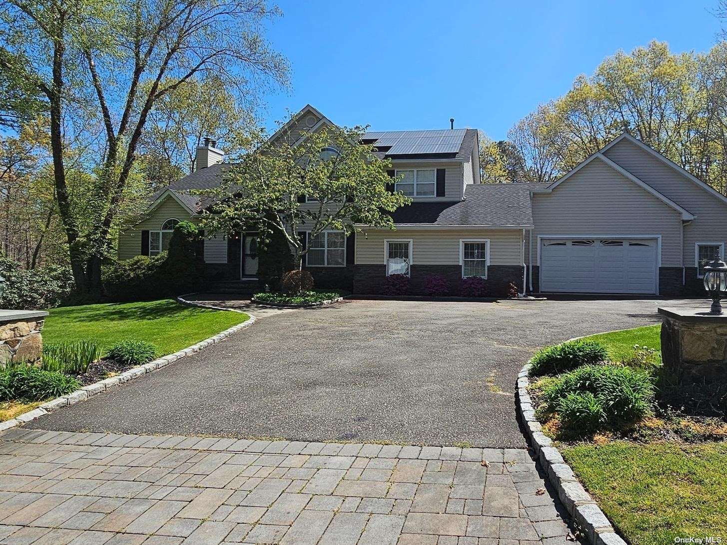 Property for Sale at 19 Silas Woods Road, Manorville, Hamptons, NY - Bedrooms: 5 
Bathrooms: 3  - $874,111
