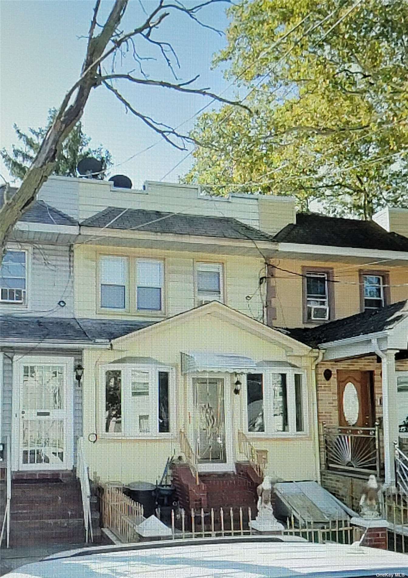 9104 91st Avenue, Woodhaven, Queens, NY - 3 Bedrooms  
1 Bathrooms  
5 Rooms - 