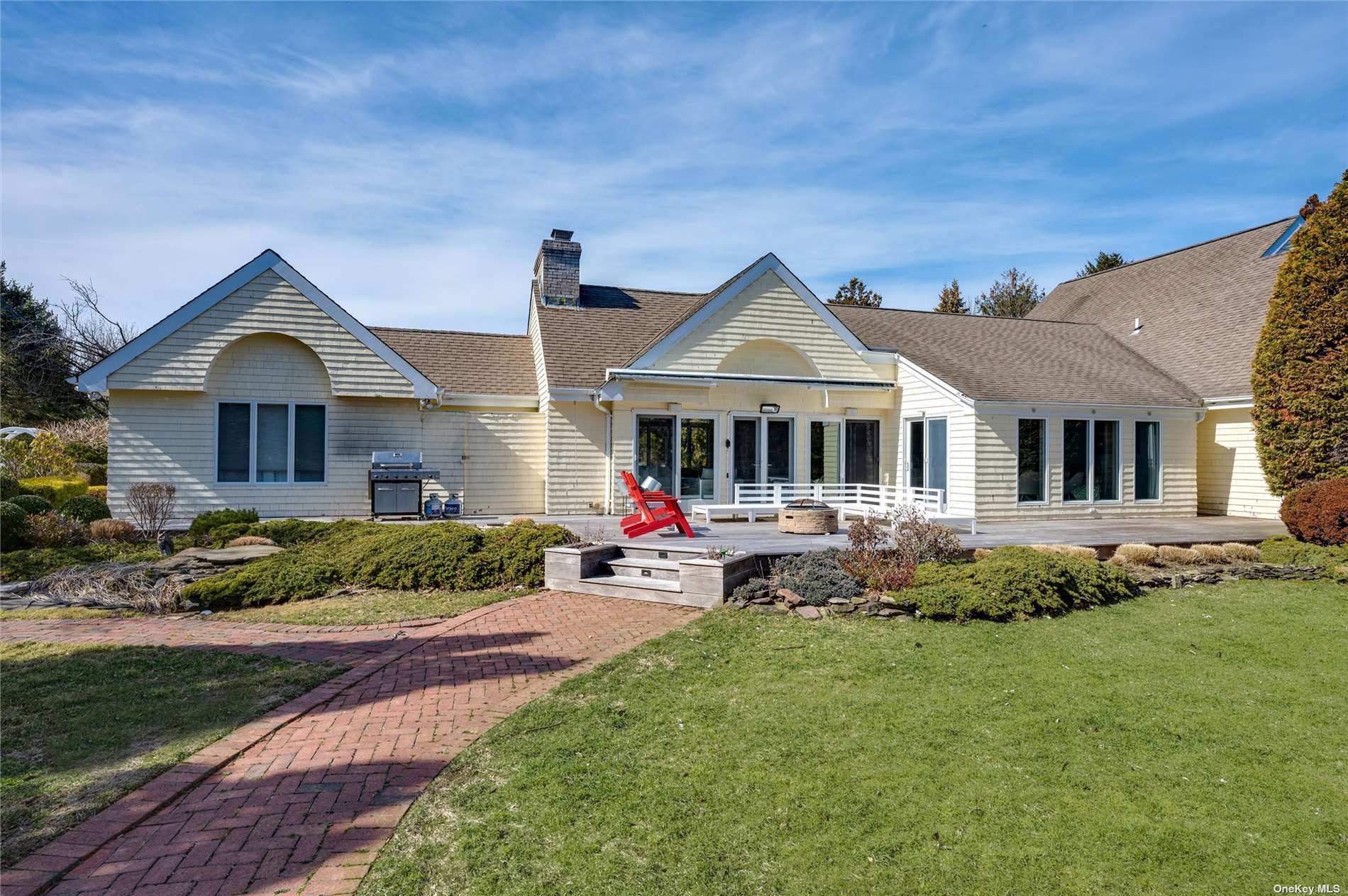 16 Laila Lane, Remsenburg, Hamptons, NY - 4 Bedrooms  
5 Bathrooms - 