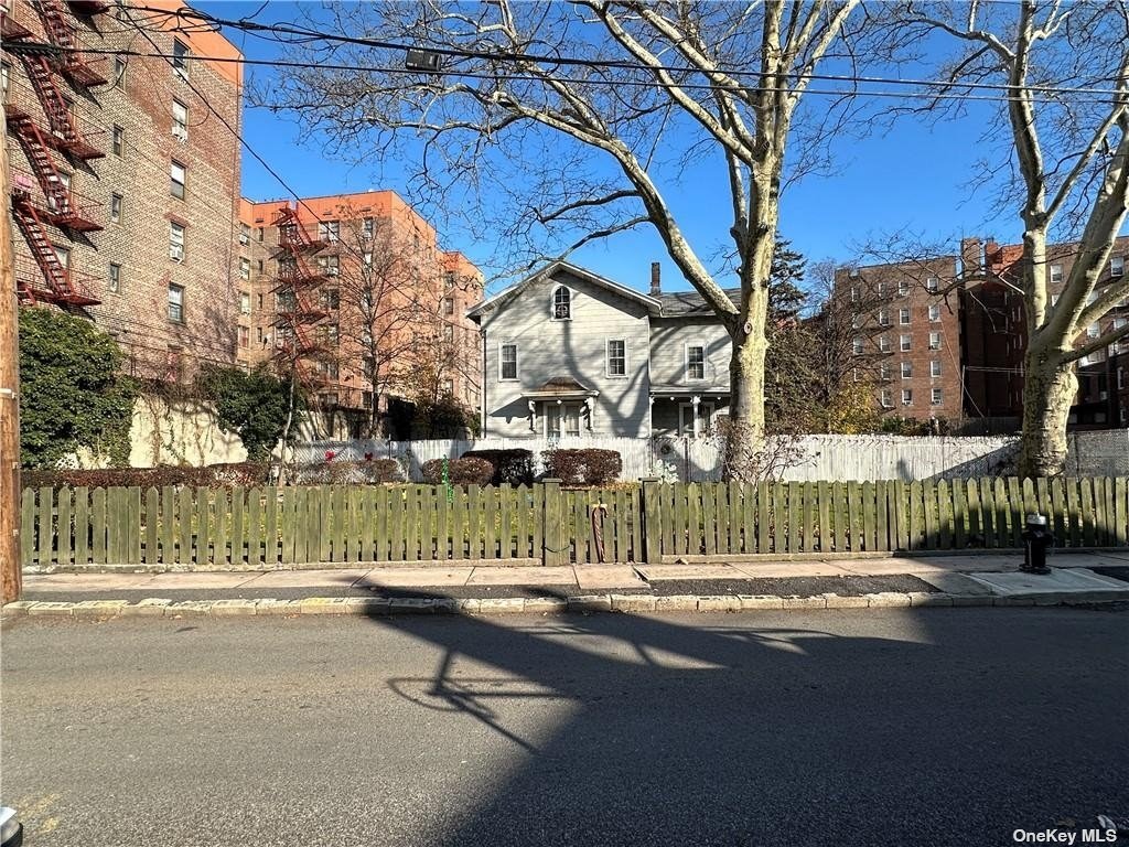 4115 Hubbard