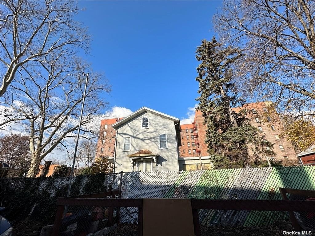 4115 Hubbard