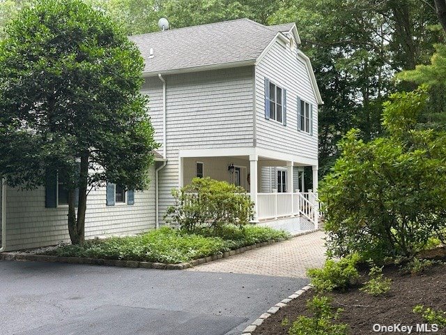 6 Carriage Path, Manorville, New York image 2