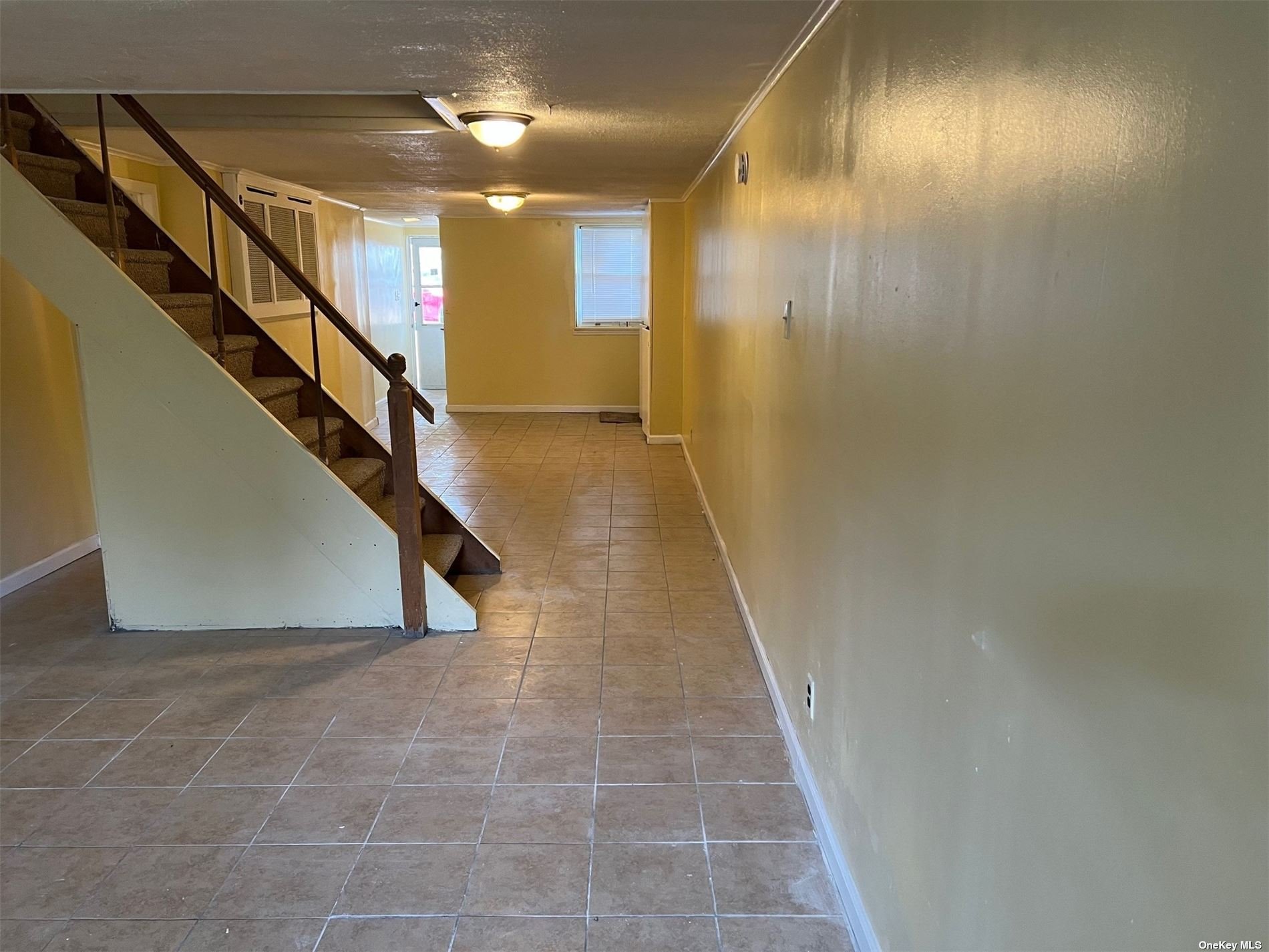 Photo 12 of 19 of 89-59 Vanderveer Street townhome