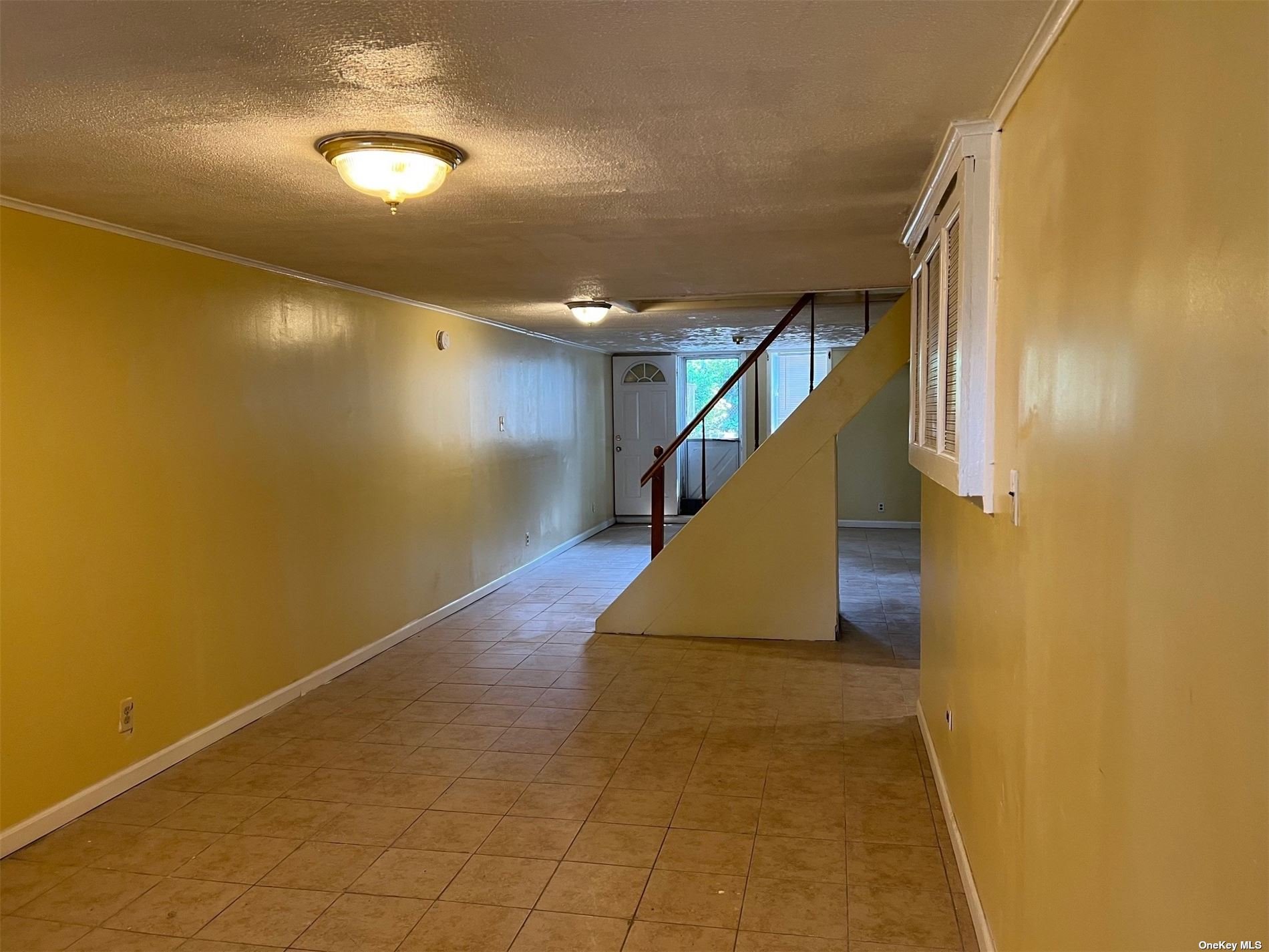 Photo 13 of 19 of 89-59 Vanderveer Street townhome