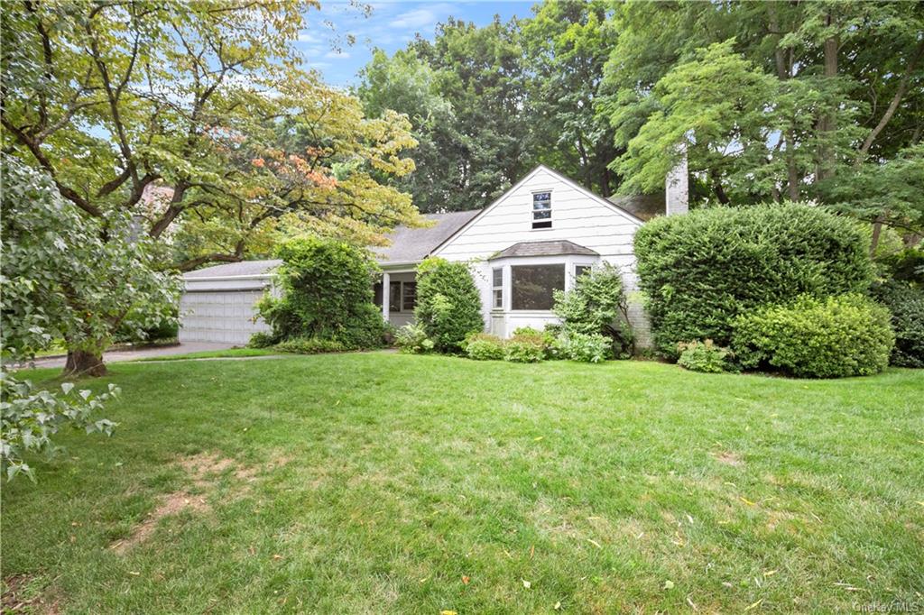 19 Bonnie Way, Larchmont, New York image 1