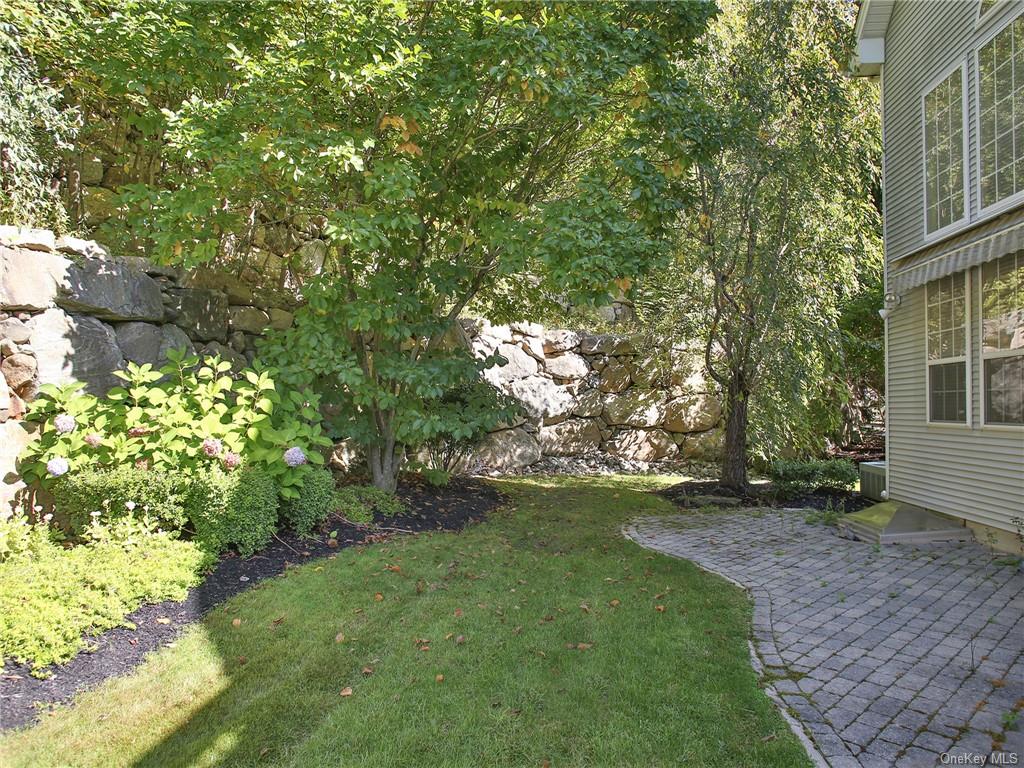 283 Woodlands Drive, Tuxedo Park, New York image 2