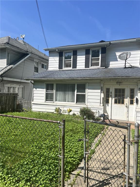 469 E 3rd Street, Mount Vernon, New York - 4 Bedrooms  
2 Bathrooms  
9 Rooms - 