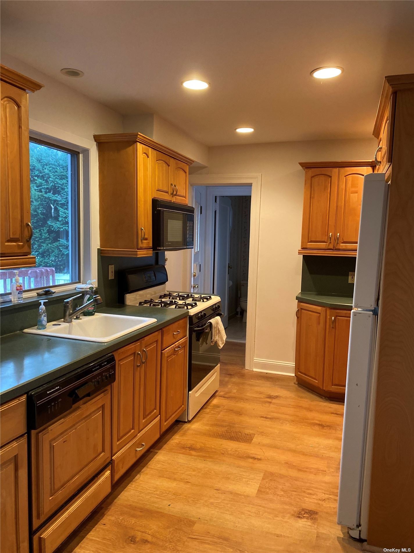 Photo 5 of 10 of 5 Hawthorne Road house