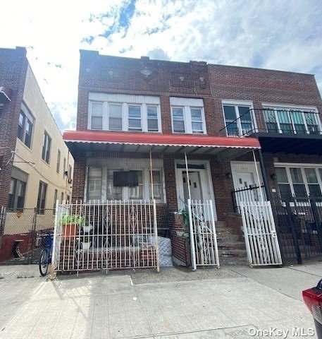 Property for Sale at 1269 Evergreen Avenue, Bronx, New York - Bedrooms: 5 
Bathrooms: 2 
Rooms: 12  - $740,000