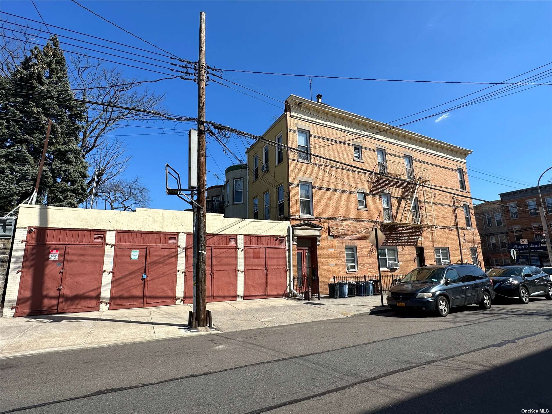 Property for Sale at 6915 60 Lane, Ridgewood, Queens, NY - Bedrooms: 7 
Bathrooms: 6 
Rooms: 20  - $1,149,888