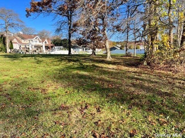 1 Buscher Ct, Brookhaven, New York image 6