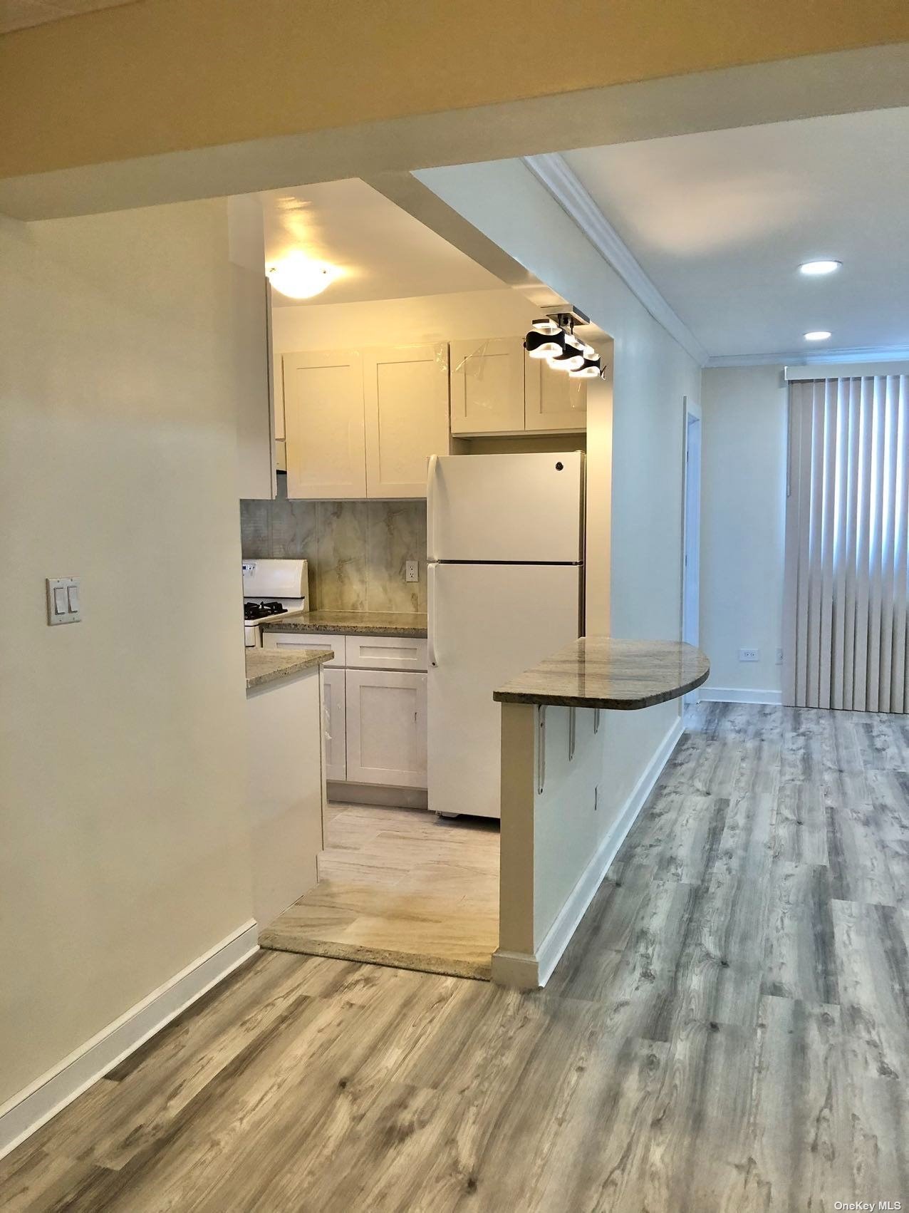 150-20 71st Ave Ave #6, Kew Garden Hills, New York image 2