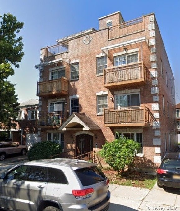 Property for Sale at 3620 194th Street St 3R, Flushing, Queens, NY - Bedrooms: 3 
Bathrooms: 2 
Rooms: 5  - $678,000