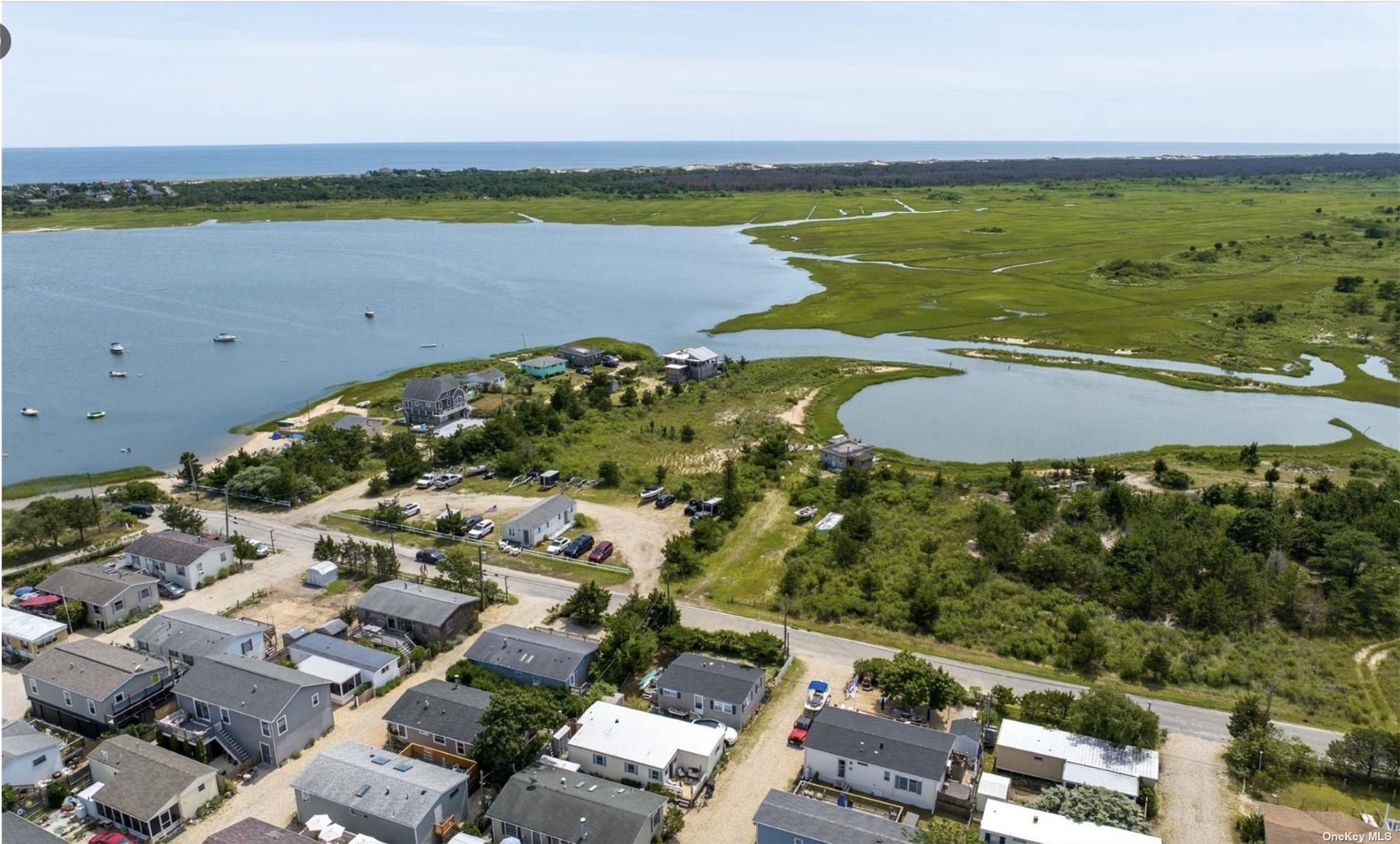 53 Crassen Boulevard 5, Amagansett, Hamptons, NY - 2 Bedrooms  
1 Bathrooms - 