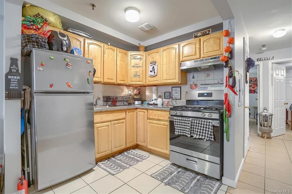 Photo 9 of 27 of 1213 Nelson Avenue A condo