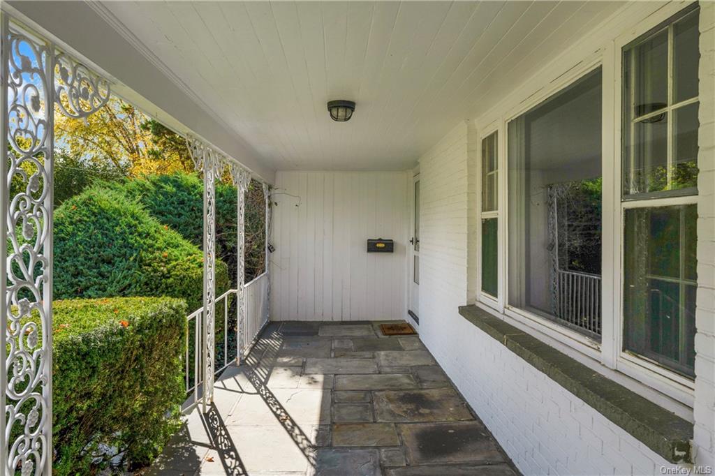 36 Byron Lane, Larchmont, New York image 4