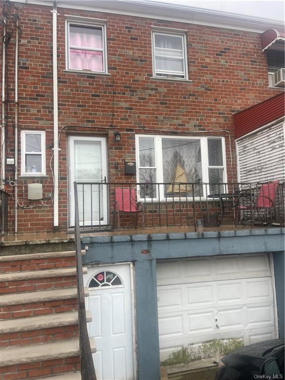 Property for Sale at 102 Pilot Street, Bronx, New York - Bedrooms: 3 
Bathrooms: 3.5 
Rooms: 6  - $450,000