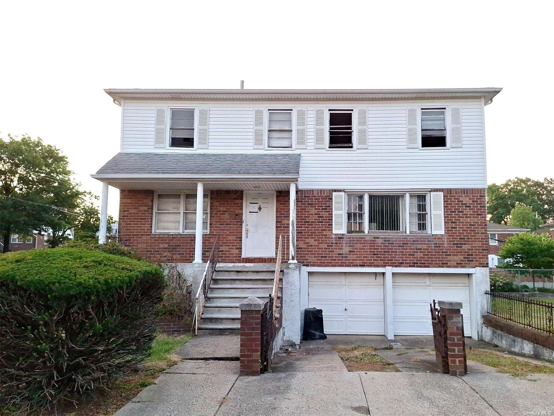 Property for Sale at 5605 Oceania Street, Oakland Gardens, Queens, NY - Bedrooms: 4 
Bathrooms: 3 
Rooms: 8  - $974,900