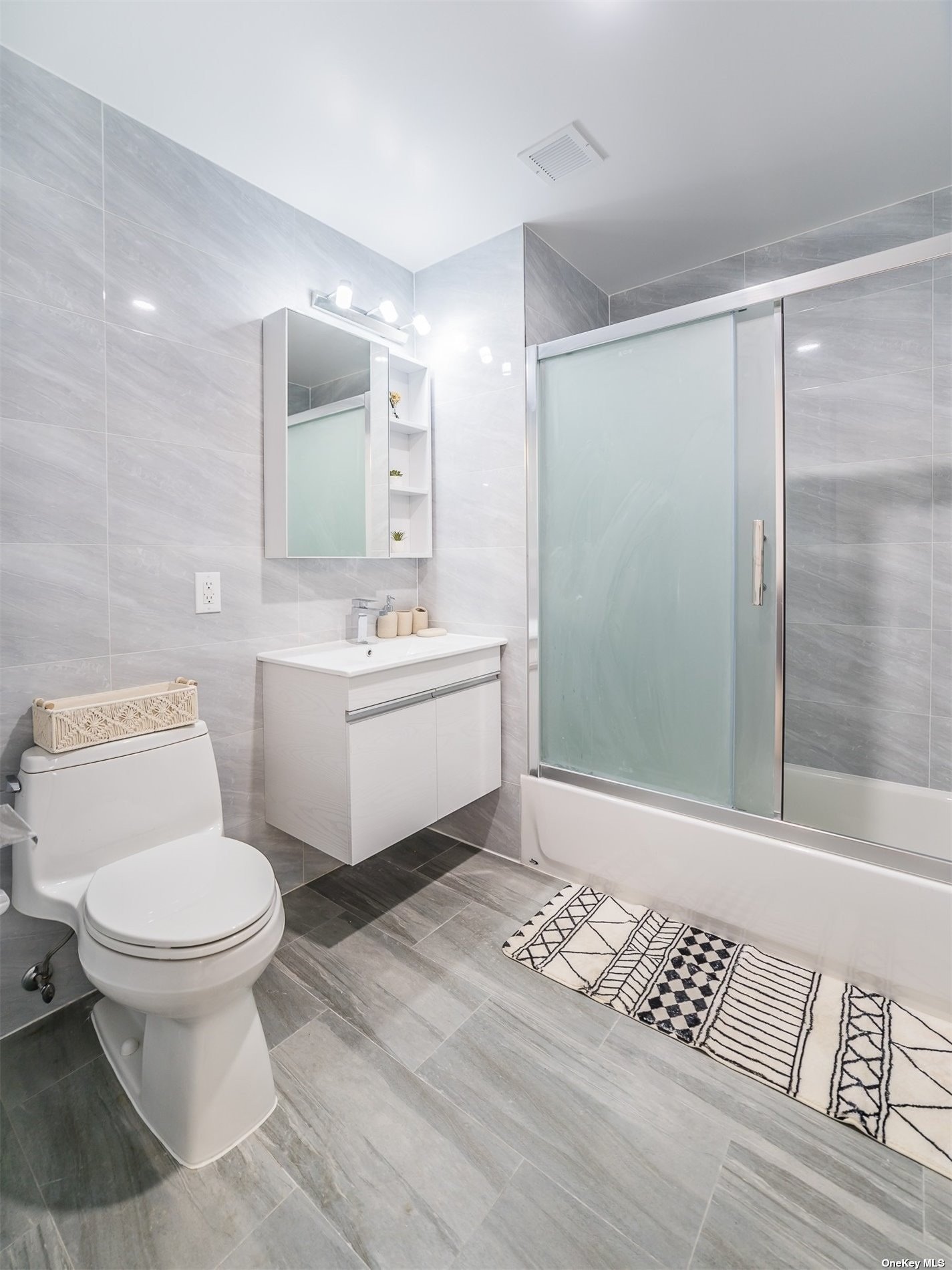 Photo 15 of 23 of 7065 Queens Boulevard 6A condo