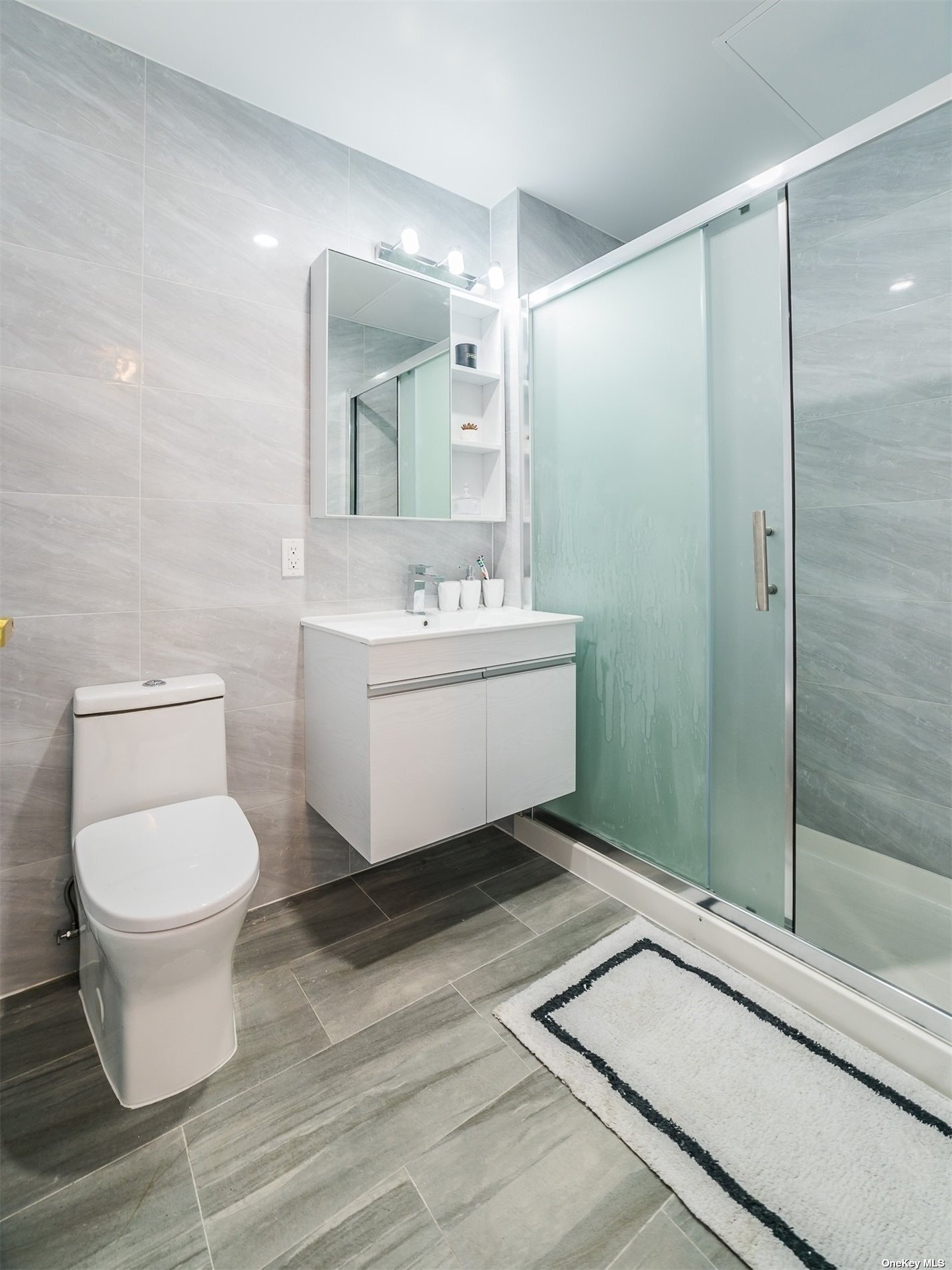 Photo 20 of 23 of 7065 Queens Boulevard 6A condo