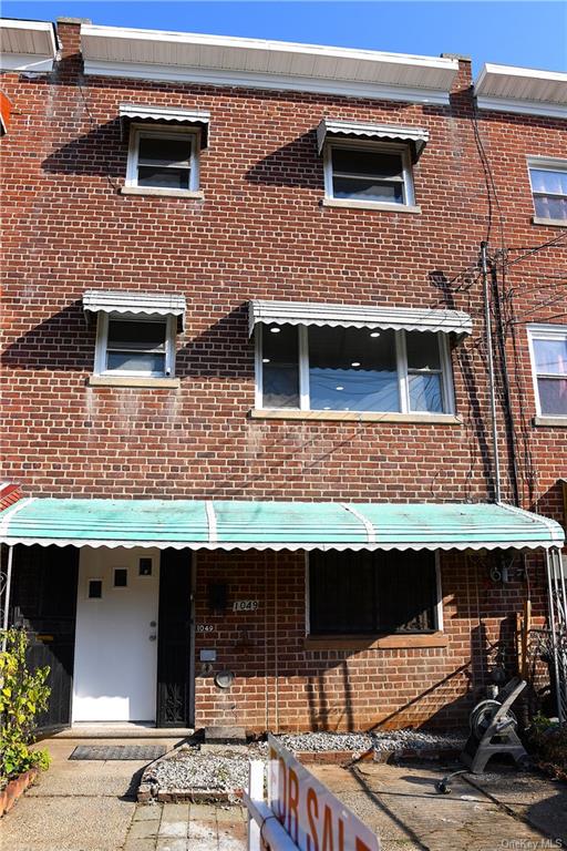 Property for Sale at 1049 E 219th Street, Bronx, New York - Bedrooms: 4 
Bathrooms: 3 
Rooms: 6  - $699,000