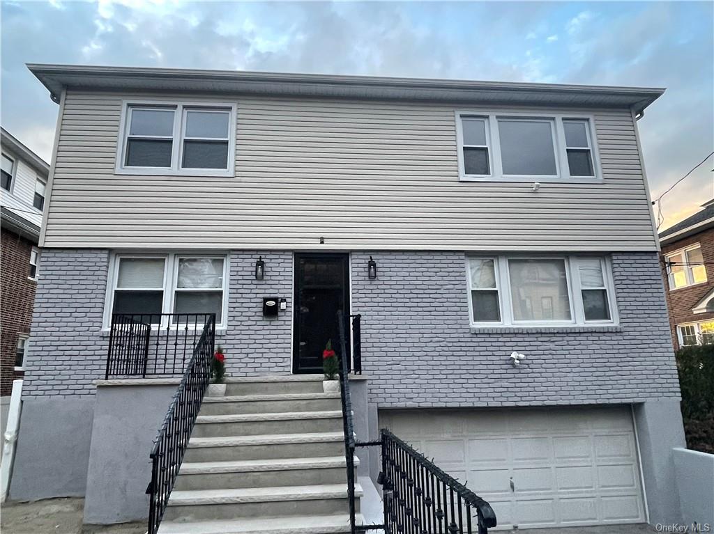 41 Amackassin Terrace, Yonkers, New York - 3 Bedrooms  
1 Bathrooms  
5 Rooms - 